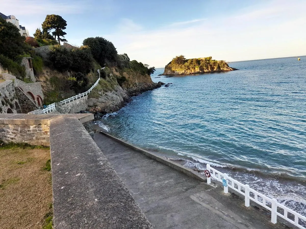 Apartment Appartement Ensoleille Et Calme A Saint Quay Portrieux 35 M² Parking